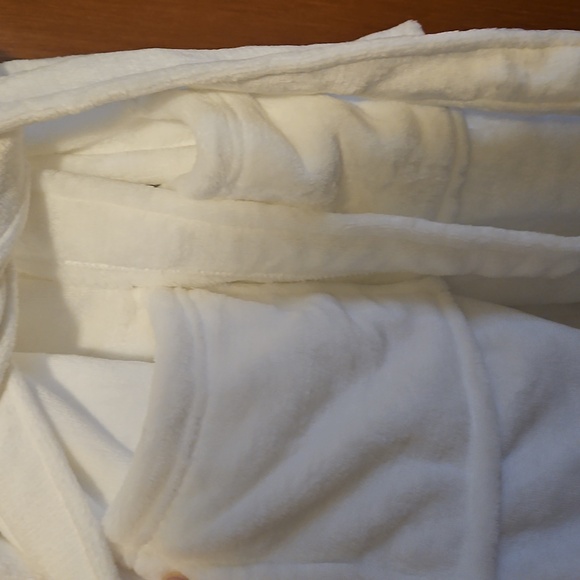 Tommy Bahama Robe - Picture 3 of 9